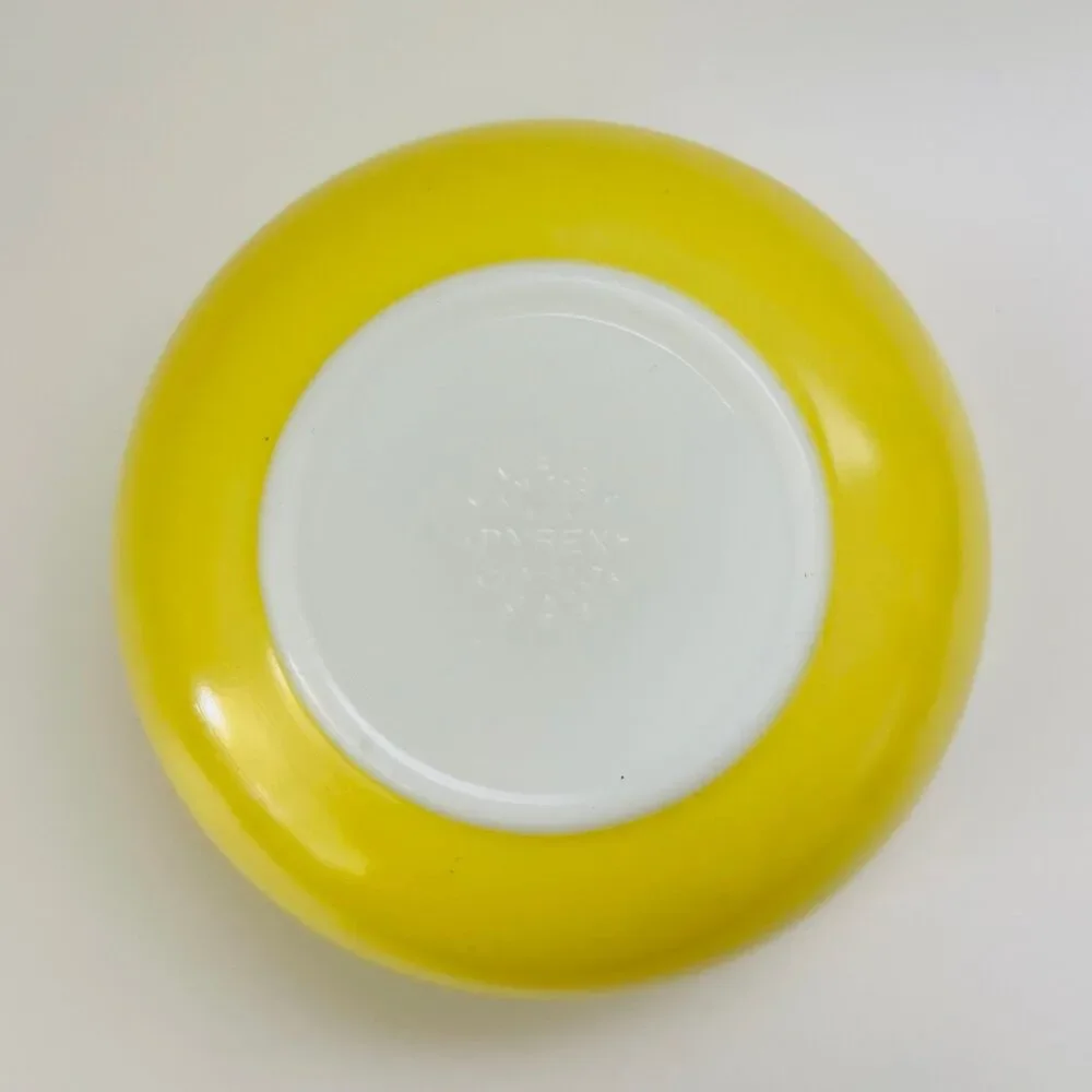 PYREX Primary Colors Yellow 404 Mixing Bowl 4 Qt